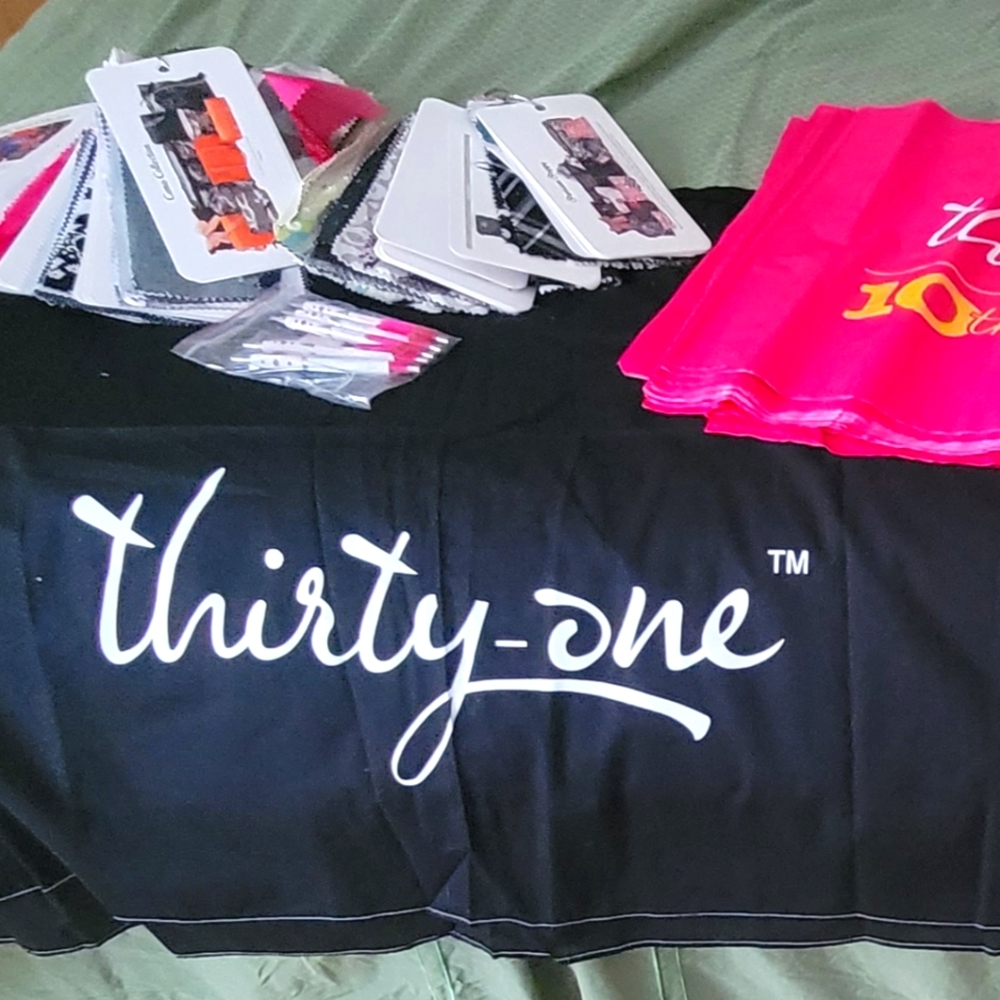 Thirty-One Consultant Supplies-Tablecloth, Swatch, Order Bags and Pens.